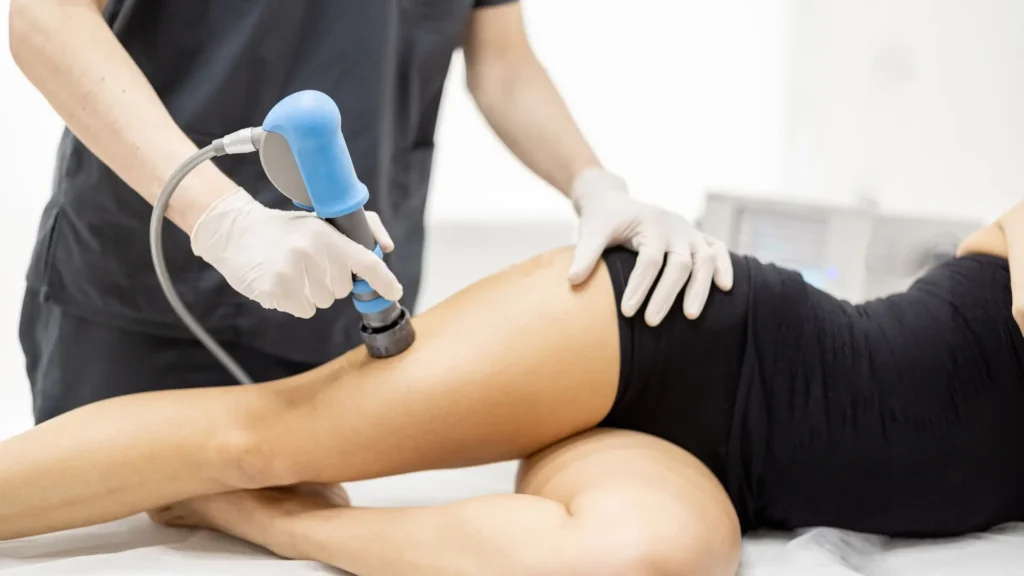 Fala uderzeniowa jako skuteczna metoda redukcji bólu i urazów w ramach fizykoterapii